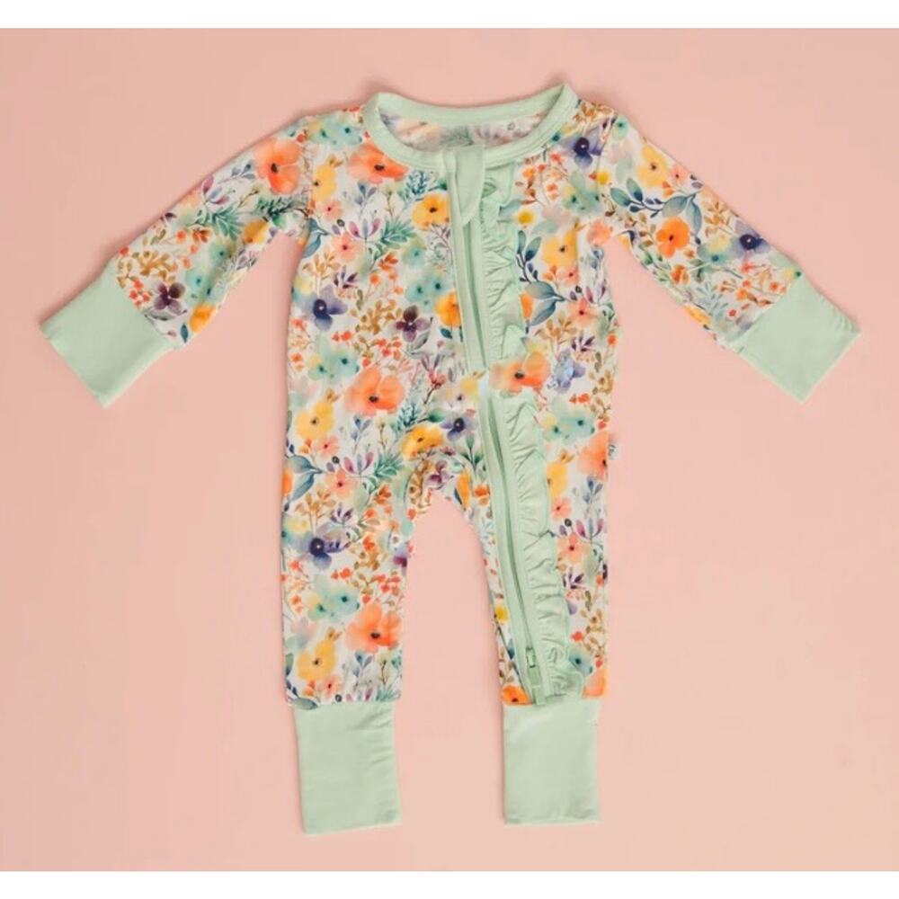 NWT/NIB Laree + Co Alaya Floral Bamboo Ruffle Convertible 3 Way Zipper Footie 4T